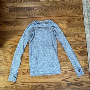 Lululemon gray long sleeve shirt